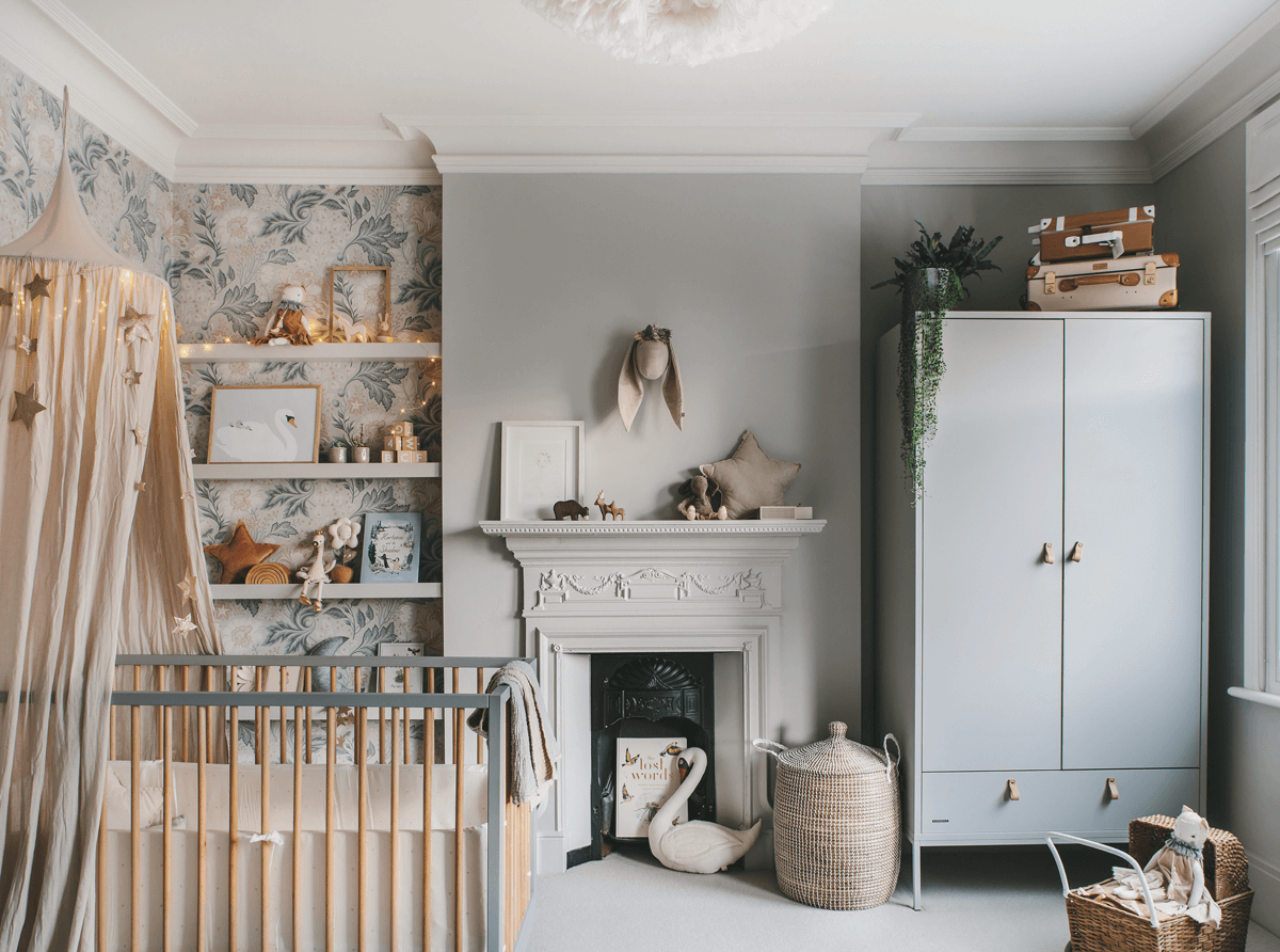 Enchanting nursery in grey and powder tones